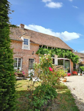 Maison charmante au Vaudreuil avec magnifique jardin clos